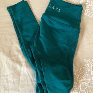 Alphalete Aero Legging